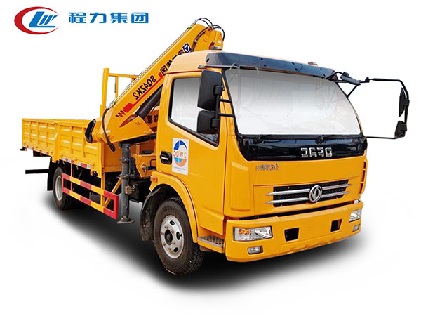 東風(fēng)多利卡4噸折臂隨車(chē)吊