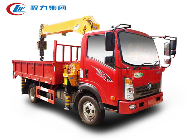 重汽王牌3.2噸藍(lán)牌隨車(chē)吊